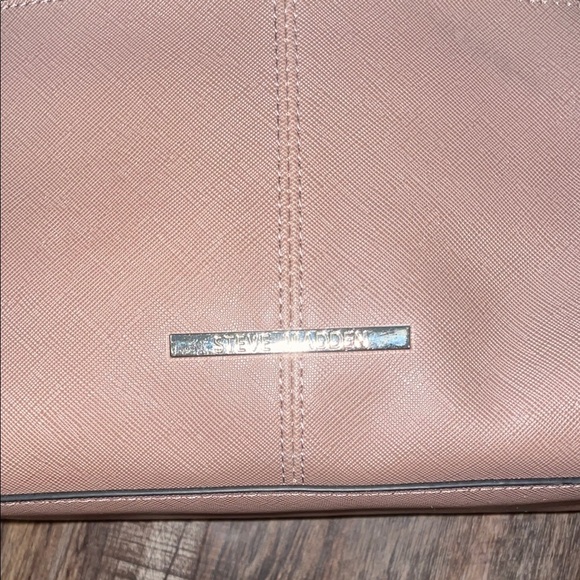 Steve Madden Blush Crossbody Bag with Sophisticated Silhouette - Picture 2 of 8